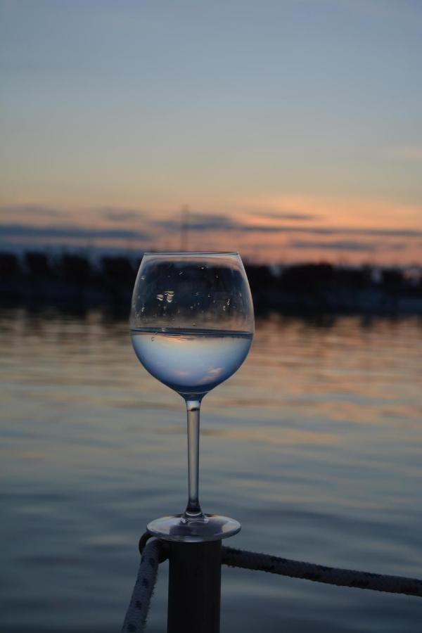 Aqua Resort Giulianova - Houseboat Experience Buitenkant foto